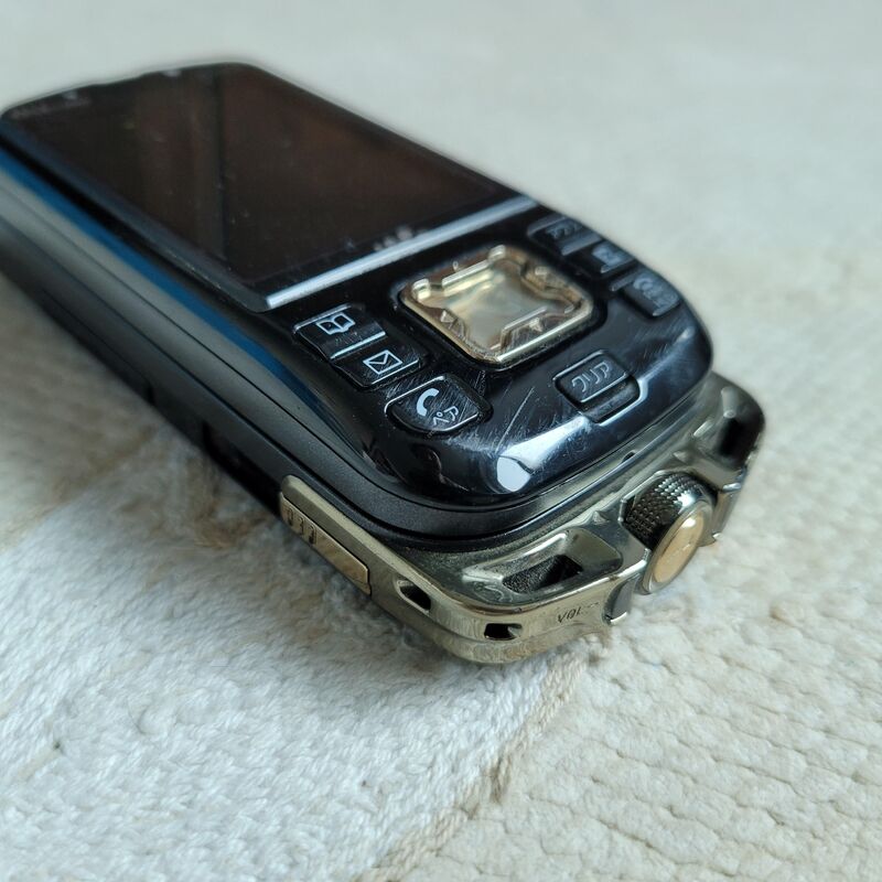 �ܻ� au by KDDI W42S ����