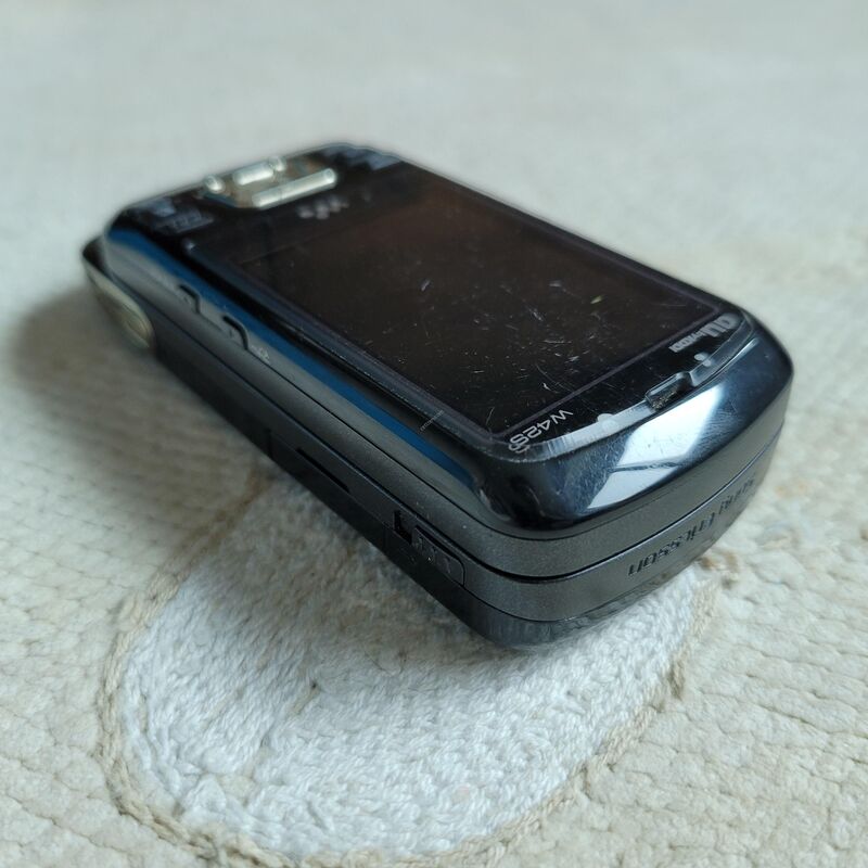 �ܻ� au by KDDI W42S ����