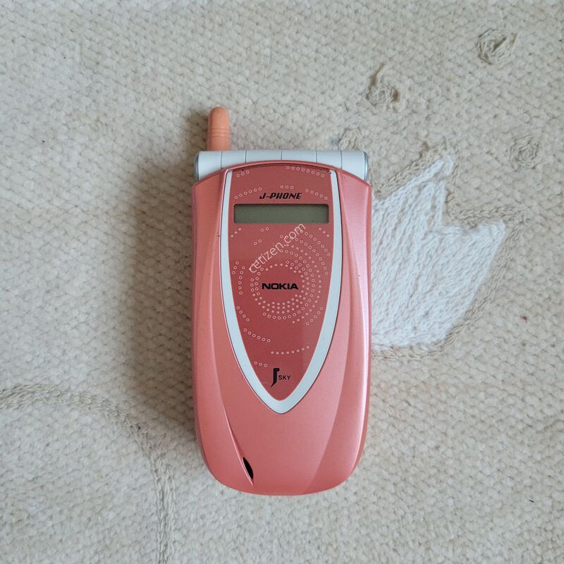 �ܻ� ��Ű�� J-PHONE ������