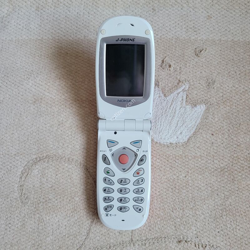 �ܻ� ��Ű�� J-PHONE ������