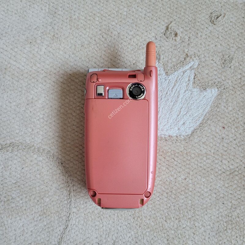 �ܻ� ��Ű�� J-PHONE ������