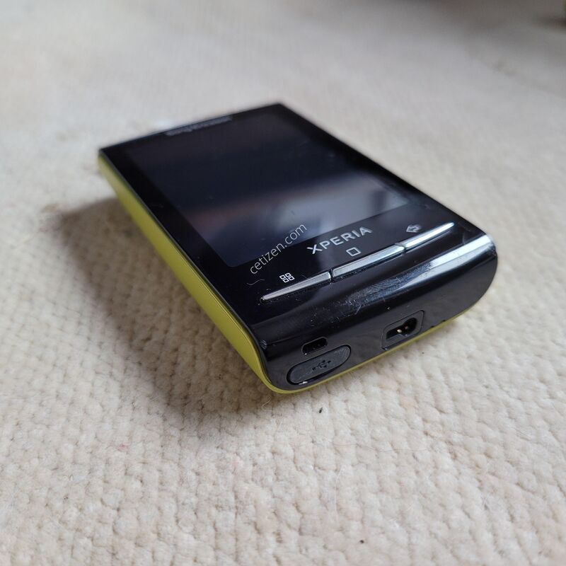 Sony Ericsson XPERIA X10 ������