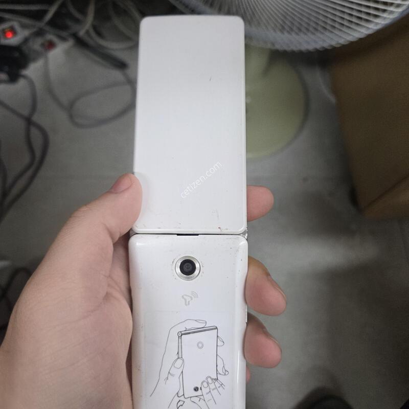 ���λ���