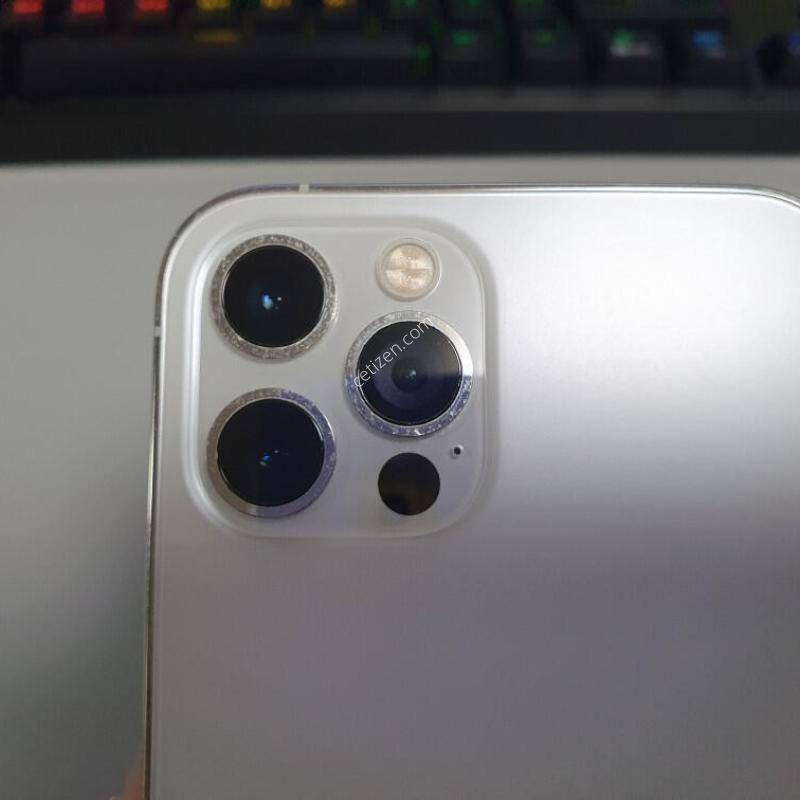 ������12 ���� / 128GB / ȭ��Ʈ / ���͸����� 76%