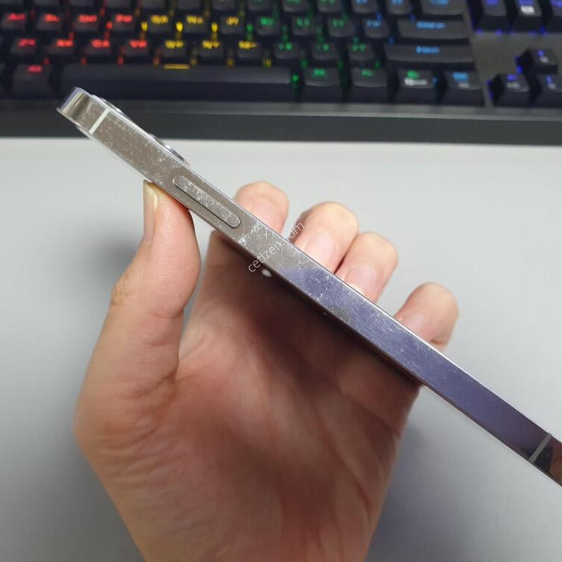 ������12 ���� / 128GB / ȭ��Ʈ / ���͸����� 76%