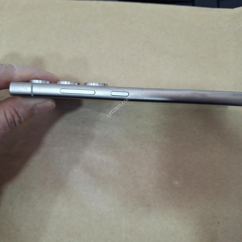 SM-S928N  ��Ȱ�ܻ�����  ������ ƼŸ���׷���   ��밨���ο��׵θ� �͵޸��ʿ� ���־��ϰ� ������ �־��  �� �׵θ��ʾ��ֹ̼��ϰ����ϰ�  긇���־��(������