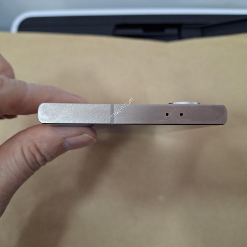 SM-S928N  ��Ȱ�ܻ�����  ������ ƼŸ���׷���   ��밨���ο��׵θ� �͵޸��ʿ� ���־��ϰ� ������ �־��  �� �׵θ��ʾ��ֹ̼��ϰ����ϰ�  긇���־��(������