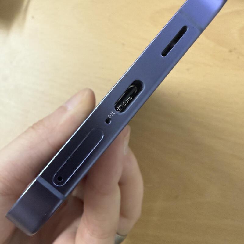 ������ s24�÷��� 256 ���̿÷� Ưs�� �Ǹ��մϴ�