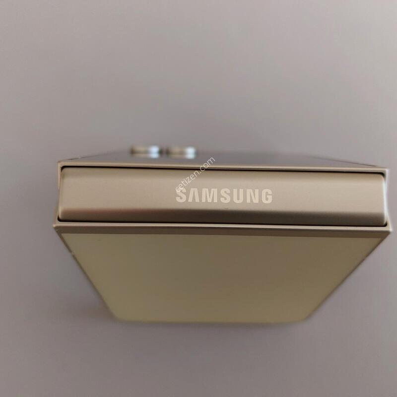 �Ｚ ������ Z Flip6 ���ο� 512GB