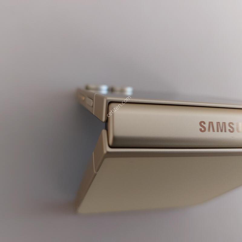 �Ｚ ������ Z Flip6 ���ο� 512GB