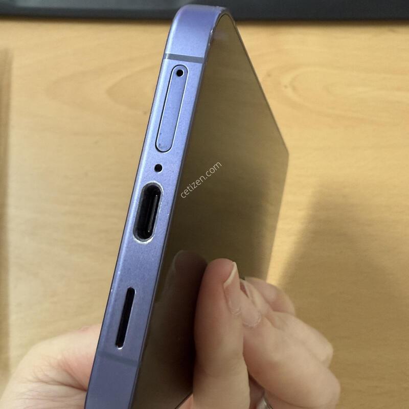 ������ 24�÷��� 256GB ���̿÷� �Ǹ��մϴ�