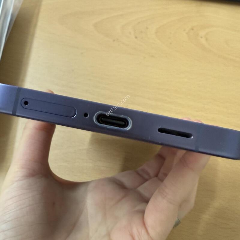 ������ 24�÷��� 256GB ���̿÷� �Ǹ��մϴ�