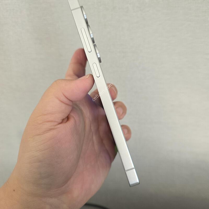 ������ S25��Ʈ�� ƼŸ�� �ǹ����� 256�Ⱑ SS�� �Ⱦƿ�~