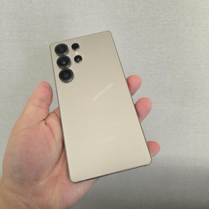 ������ S25��Ʈ�� ƼŸ�� �׷��� 256�Ⱑ SS�� �Ⱦƿ�~