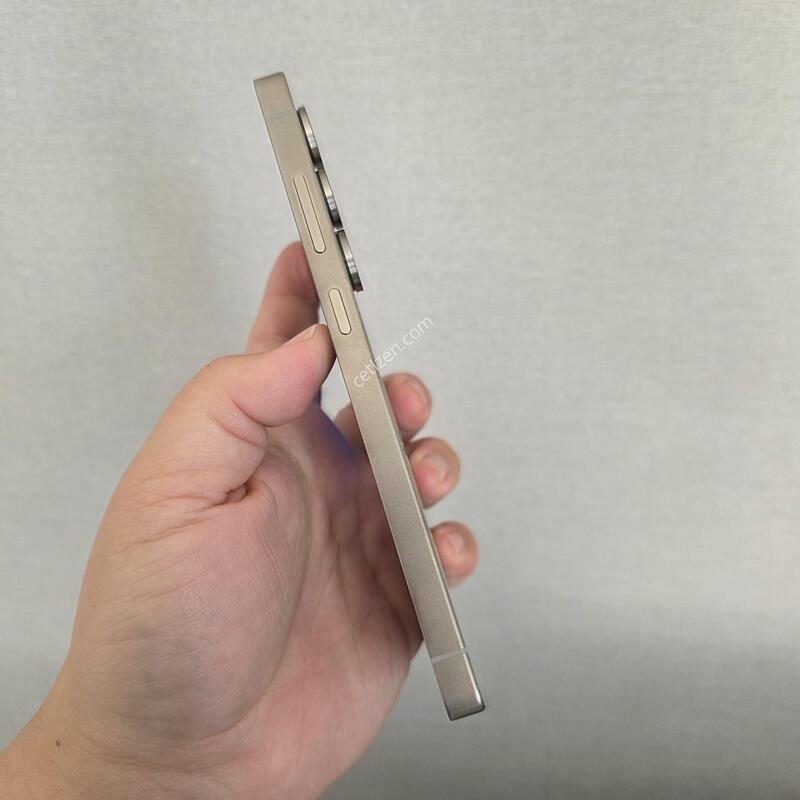 ������ S25��Ʈ�� ƼŸ�� �׷��� 256�Ⱑ SS�� �Ⱦƿ�~