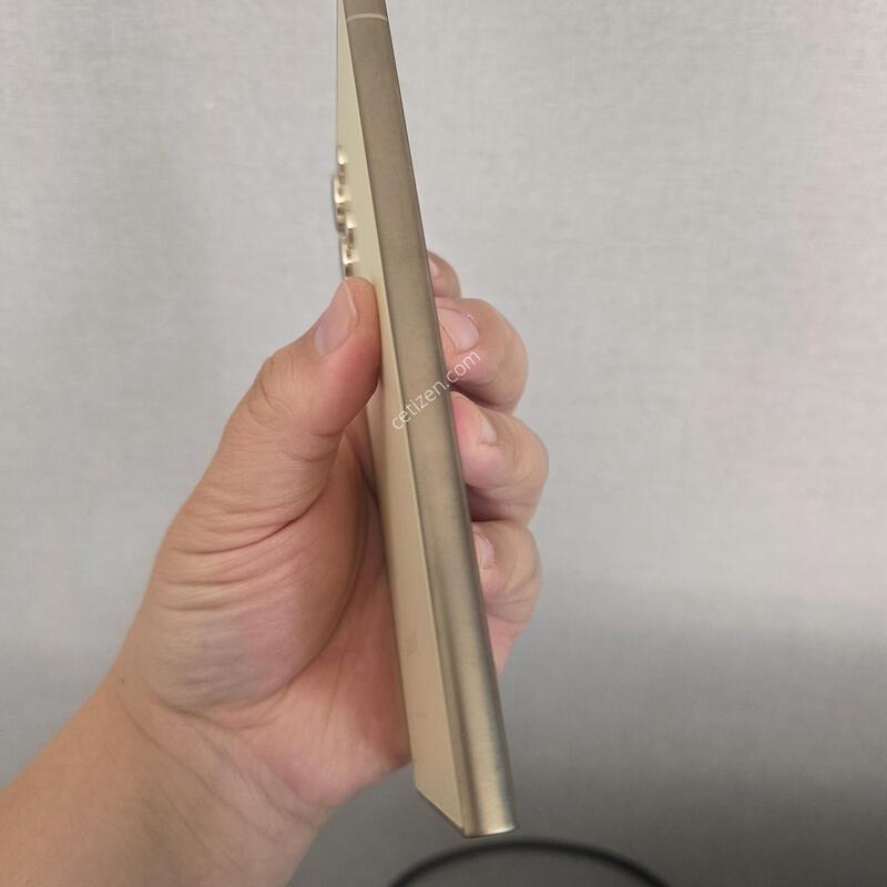 ������ S24��Ʈ�� ƼŸ�� ���ο� 512�Ⱑ SS�� �Ⱦƿ�~