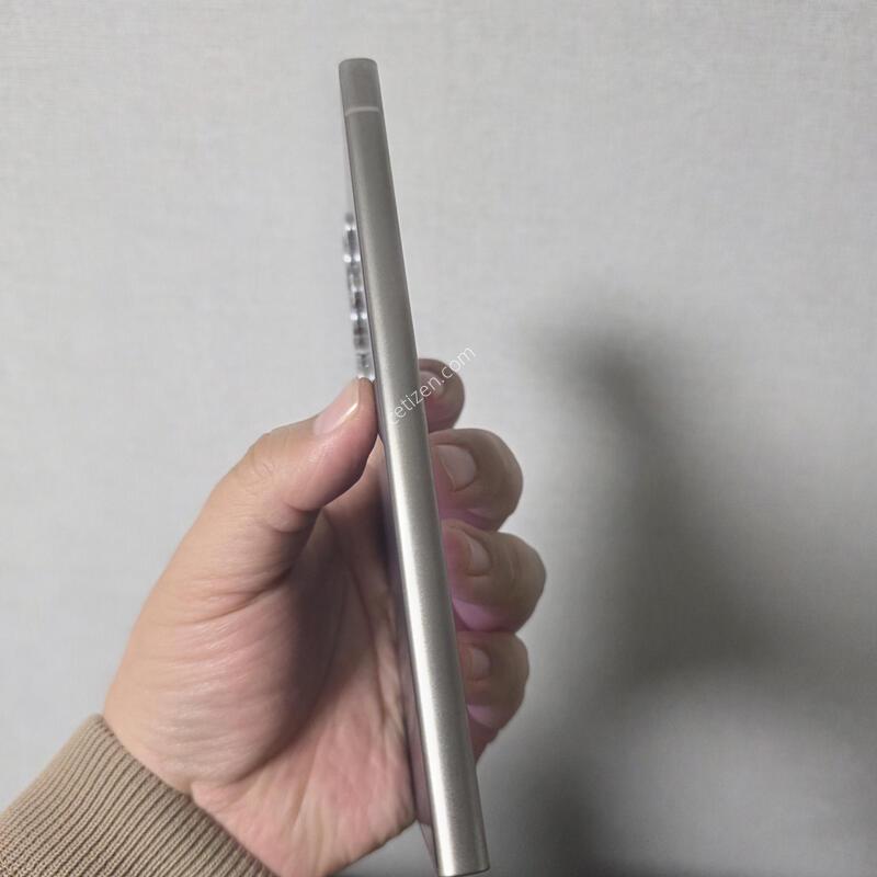 ������ S24��Ʈ�� ƼŸ�� ���̿÷� 256�Ⱑ SS�� �Ⱦƿ�~