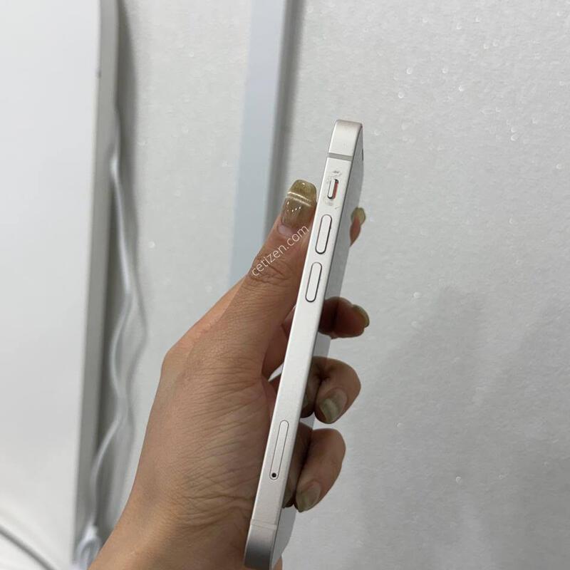 ������13�̴� ��Ÿ����Ʈ 128GB/81% Y1570