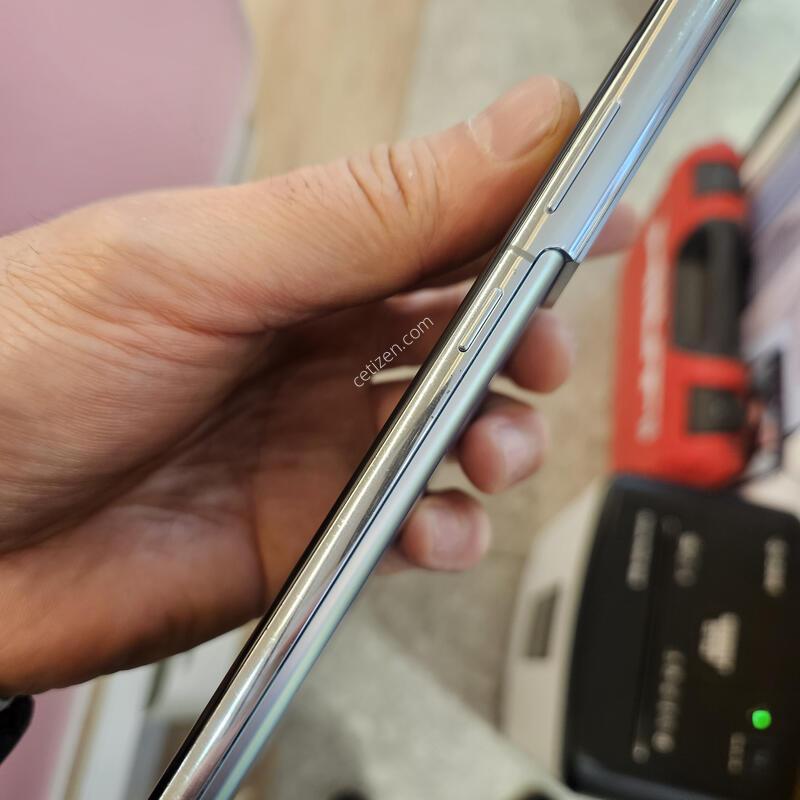 ������ S21 ��Ʈ�� 5G / ���ҽǹ� 256GB