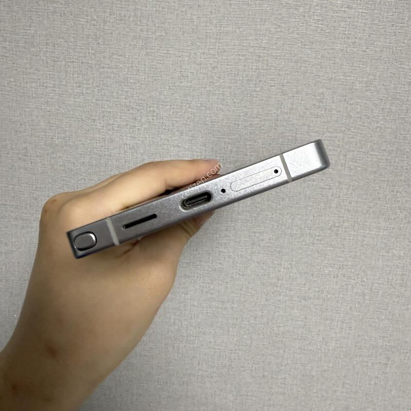 ������ S25��Ʈ�� ƼŸ���ǹ����� 256�Ⱑ SS�� �Ⱦƿ�~