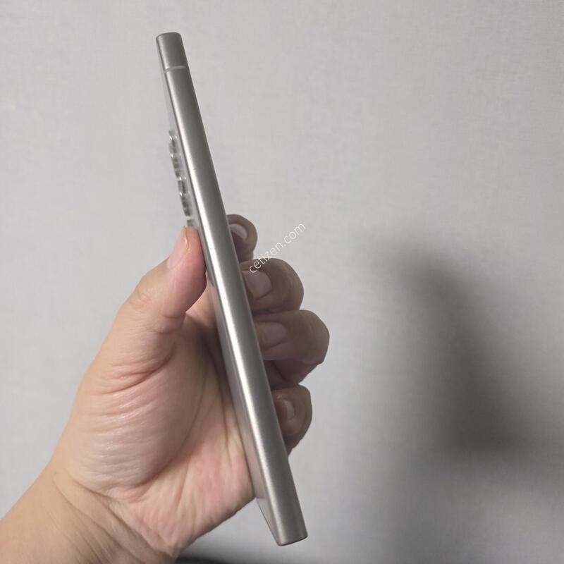 ������ S24��Ʈ�� ƼŸ�� �׷��� 256�Ⱑ SS�� �Ⱦƿ�~