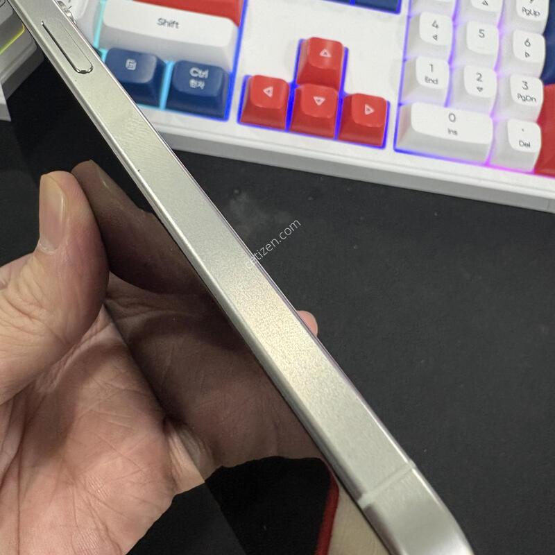 ������ 15���θƽ� 256G ���͸�83%