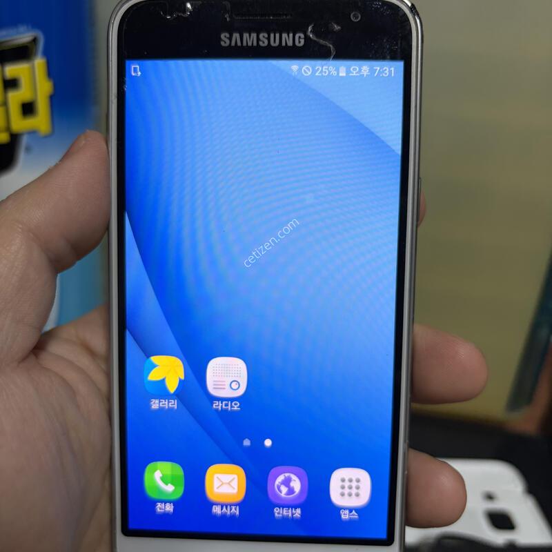 ������j3 2016