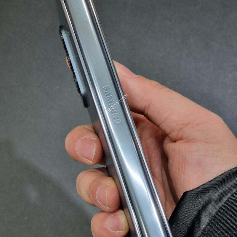 ������Z����4 256GB �׷��̱׸� F936N