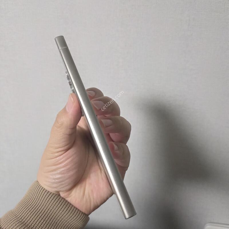 ������ S24��Ʈ�� ƼŸ�� �׷��� 256�Ⱑ SS�� �Ⱦƿ�~