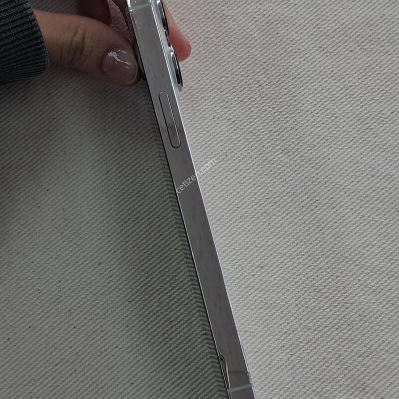 ������13���� 128GB ȭ��Ʈ