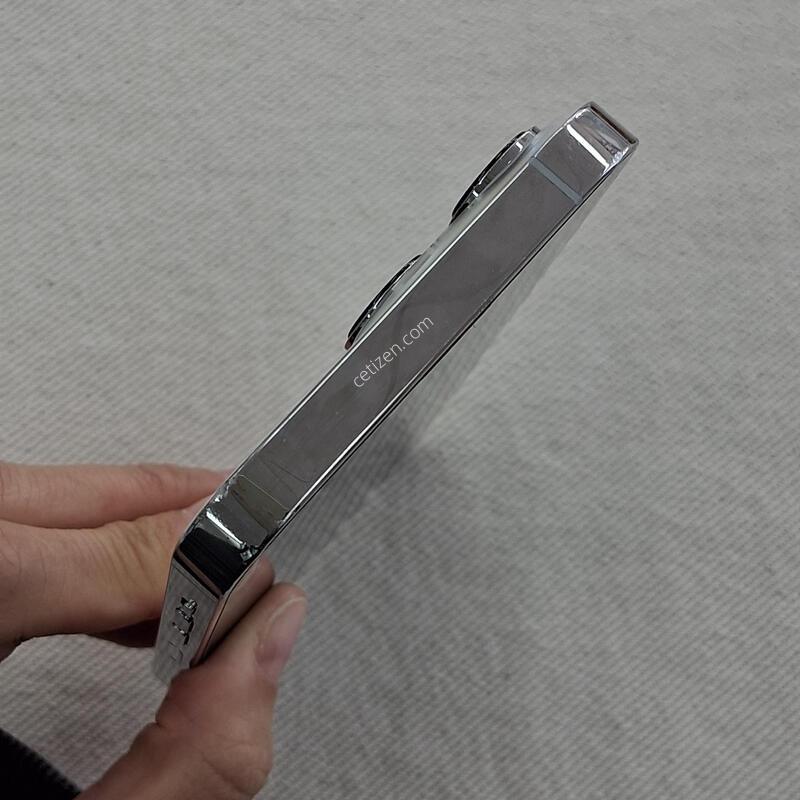 ������13���� 128GB ȭ��Ʈ