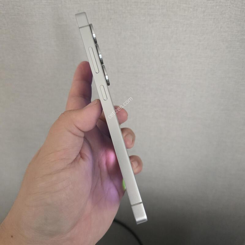 ������ S25��Ʈ�� ƼŸ�� �ǹ����� 256�Ⱑ SS�� �Ⱦƿ�~