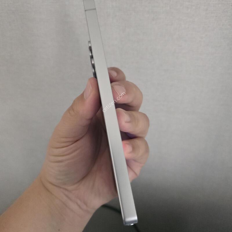 ������ S25��Ʈ�� ƼŸ�� �ǹ����� 256�Ⱑ SS�� �Ⱦƿ�~