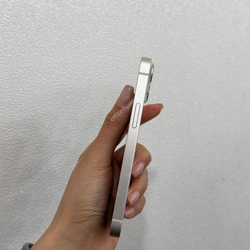 ������13�̴� ��Ÿ����Ʈ 128GB/83% Y1663