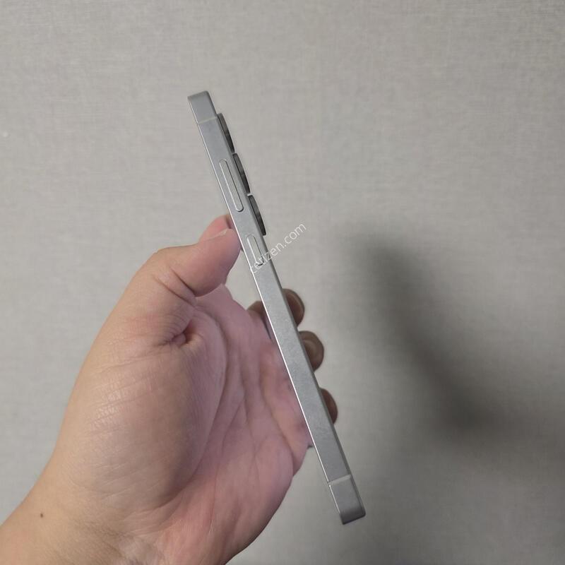 ������ S25��Ʈ�� ƼŸ�� �ǹ����� 256�Ⱑ SS�� �Ⱦƿ�~