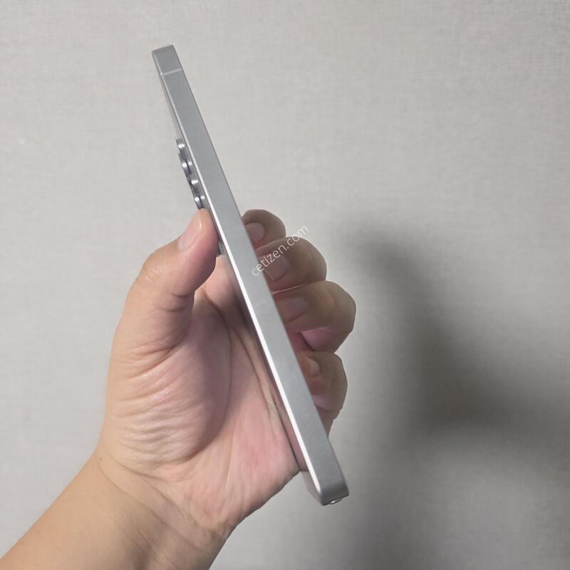 ������ S25��Ʈ�� ƼŸ�� �ǹ����� 256�Ⱑ SS�� �Ⱦƿ�~