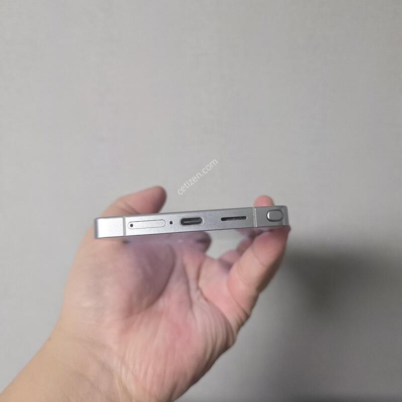 ������ S25��Ʈ�� ƼŸ�� �ǹ����� 256�Ⱑ SS�� �Ⱦƿ�~