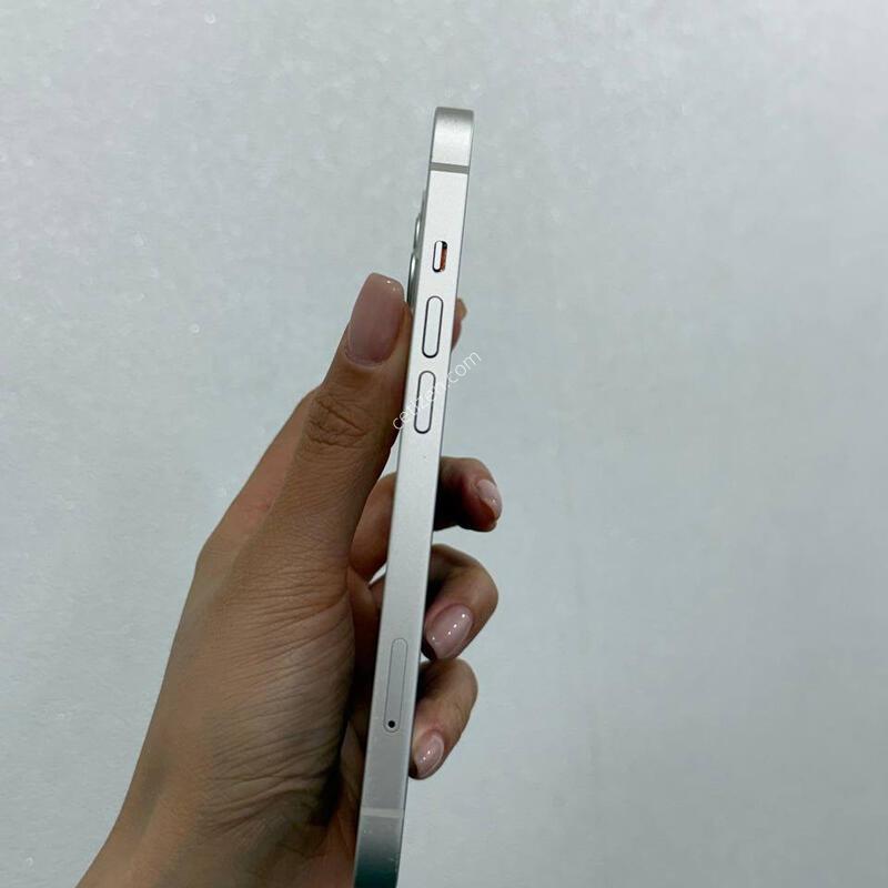 ������13 ��Ÿ����Ʈ 256GB/72% Y1681