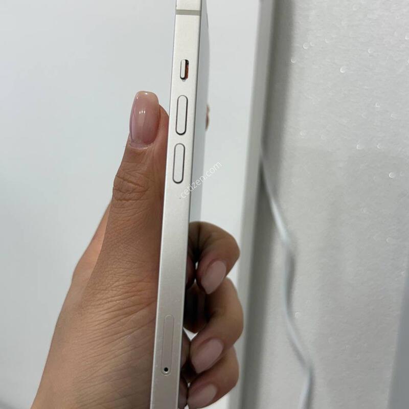 ������13 ��Ÿ����Ʈ 256GB/72% Y1681