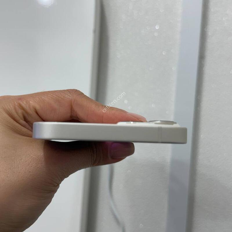 ������13 ��Ÿ����Ʈ 256GB/72% Y1681