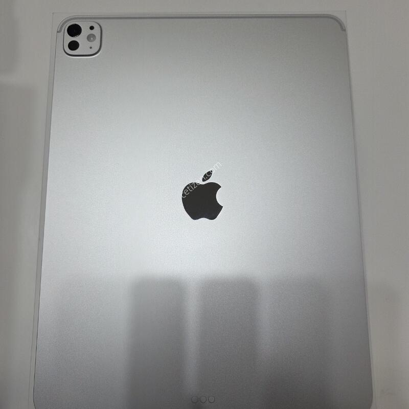 �����е����� 13 M5 wifi 256�Ⱑ �ǹ� ��ǰ + �ڽ� �ǻ�� ª��