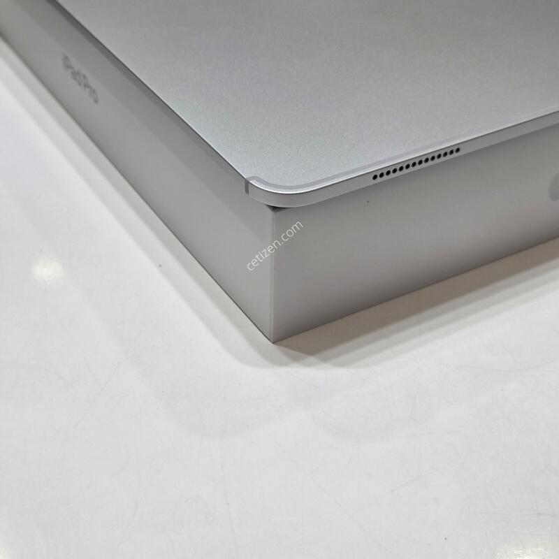 �����е����� 13 M5 wifi 256�Ⱑ �ǹ� ��ǰ + �ڽ� �ǻ�� ª��