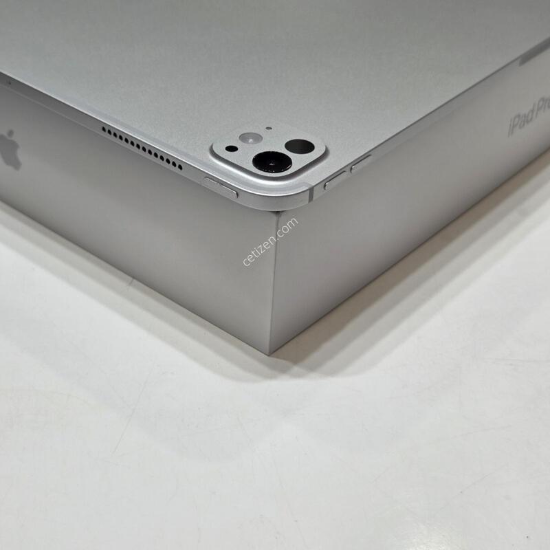 �����е����� 13 M5 wifi 256�Ⱑ �ǹ� ��ǰ + �ڽ� �ǻ�� ª��