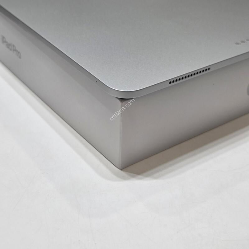 �����е����� 13 M5 wifi 256�Ⱑ �ǹ� ��ǰ + �ڽ� �ǻ�� ª��