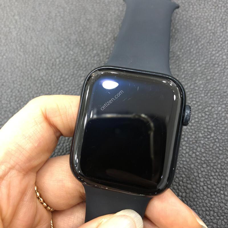 ���ÿ�ġSE 2���� 44mm �����ϰ� �Ǹ��մϴ�,���͸����� 80%