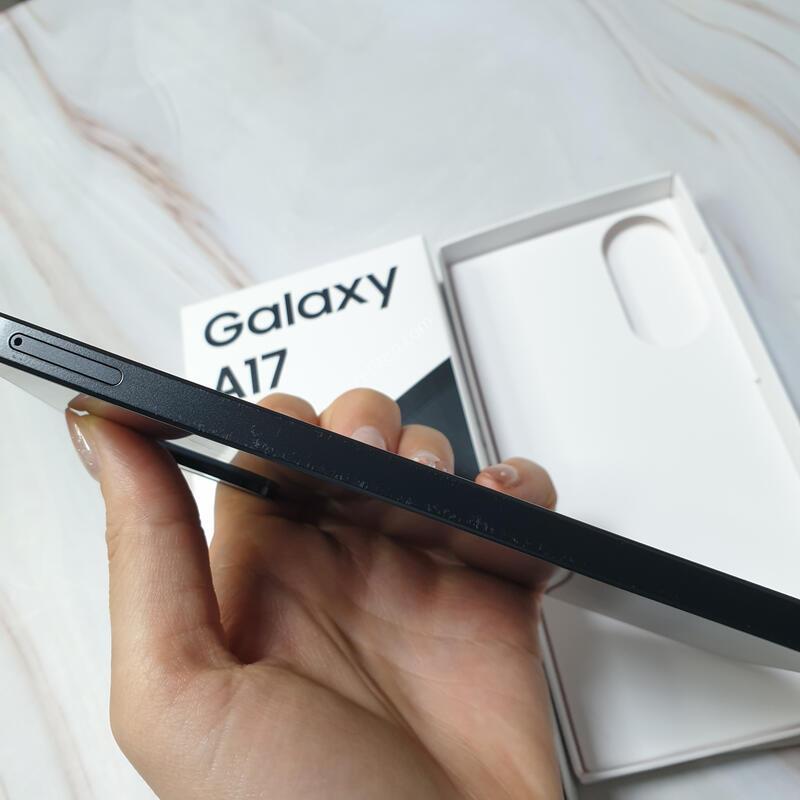 KT ������ A17 ���� 128G ����ǰ �̻�� S�� Ǯ�ڽ��Ǹ�