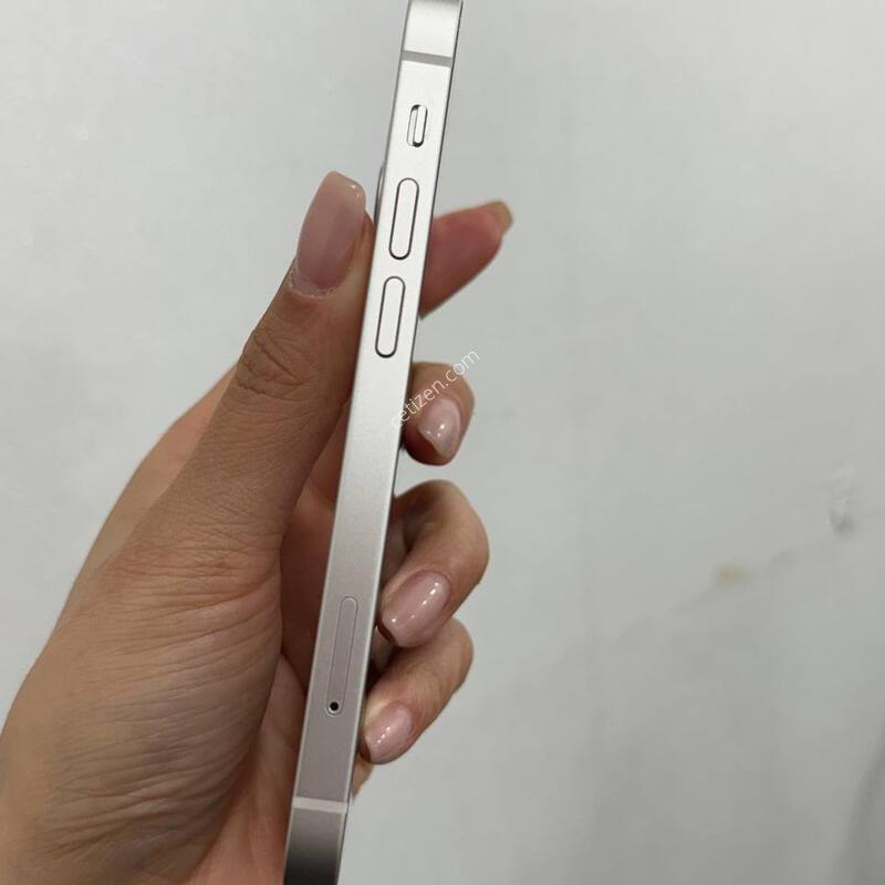 A��)������13�̴� ��Ÿ����Ʈ 128GB/88% Y1688