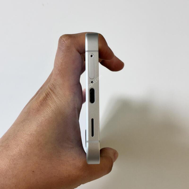 ������ S25FE ���̽����� 256G AA����ǰ ������ �Ǹ��մϴ�.