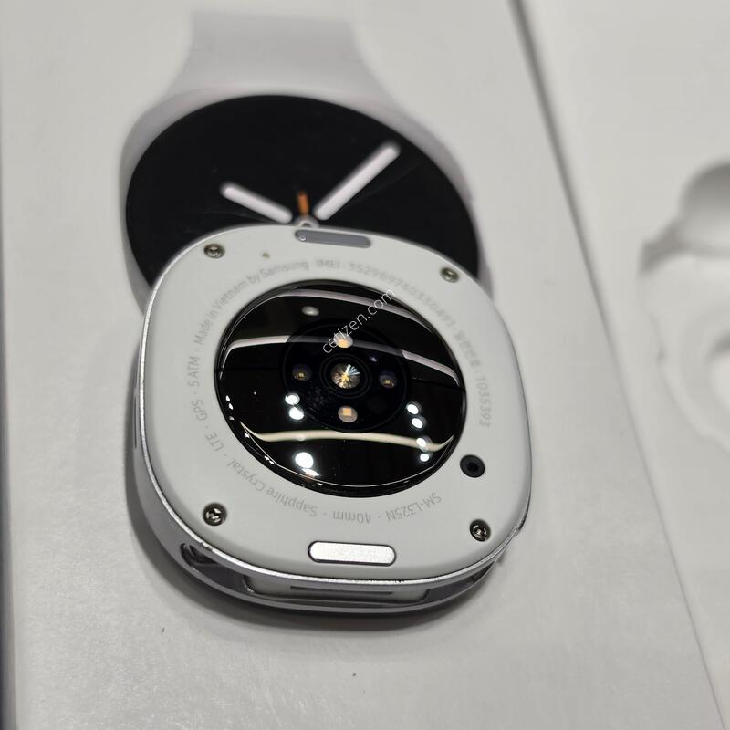 �����ÿ�ġ8 40mm lte �ܼ����� �˴ϴ�