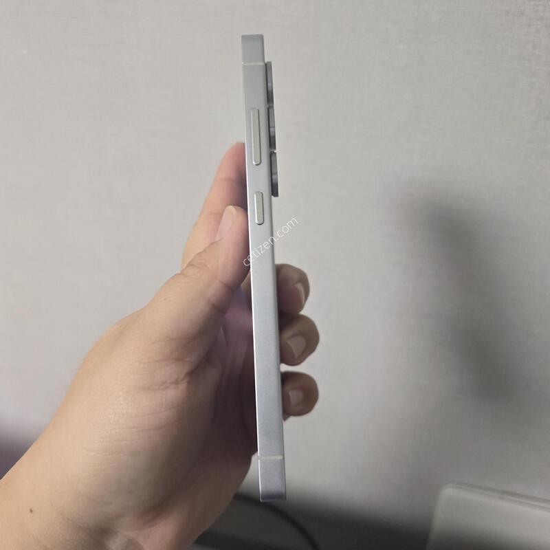 ������ S25��Ʈ�� ƼŸ�� �ǹ����� 256�Ⱑ SS�� �Ⱦƿ�~